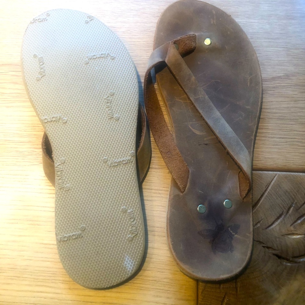 Vibram Brown Leather flip flops